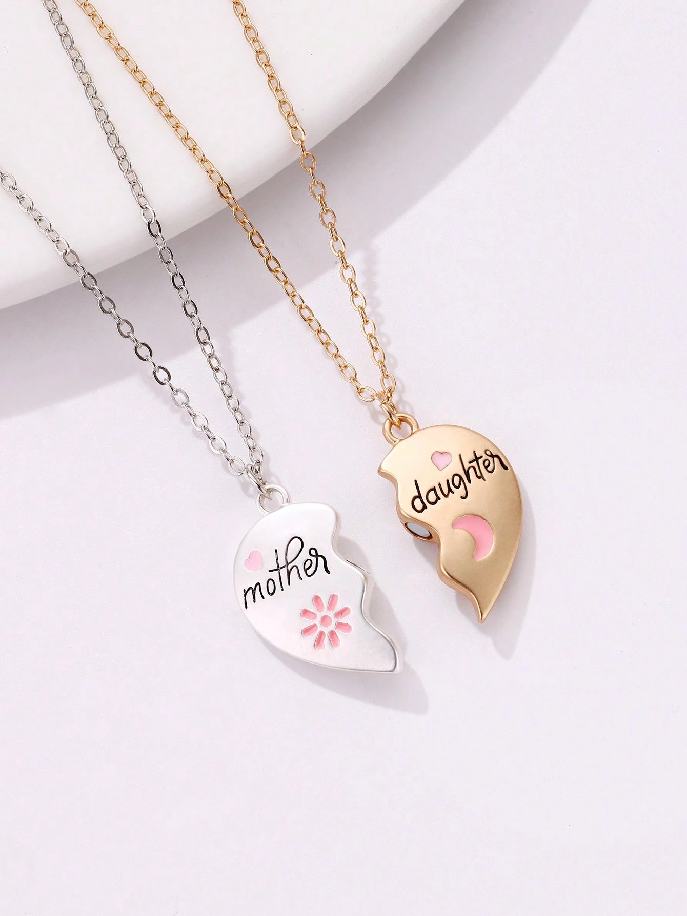 Mother Daughter Magnetic Heart Necklace Set: Unbreakable Bond, Timeless Style